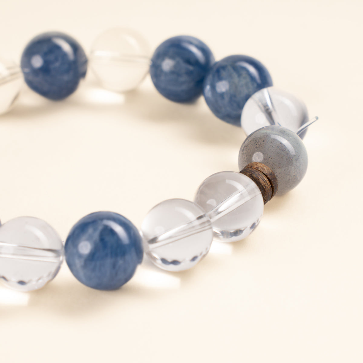 Source Connection Intuition Alone in Clarity Clear Quartz White Azez Stone Handmade Bracelet·Metal｜Clarity — detail image 1