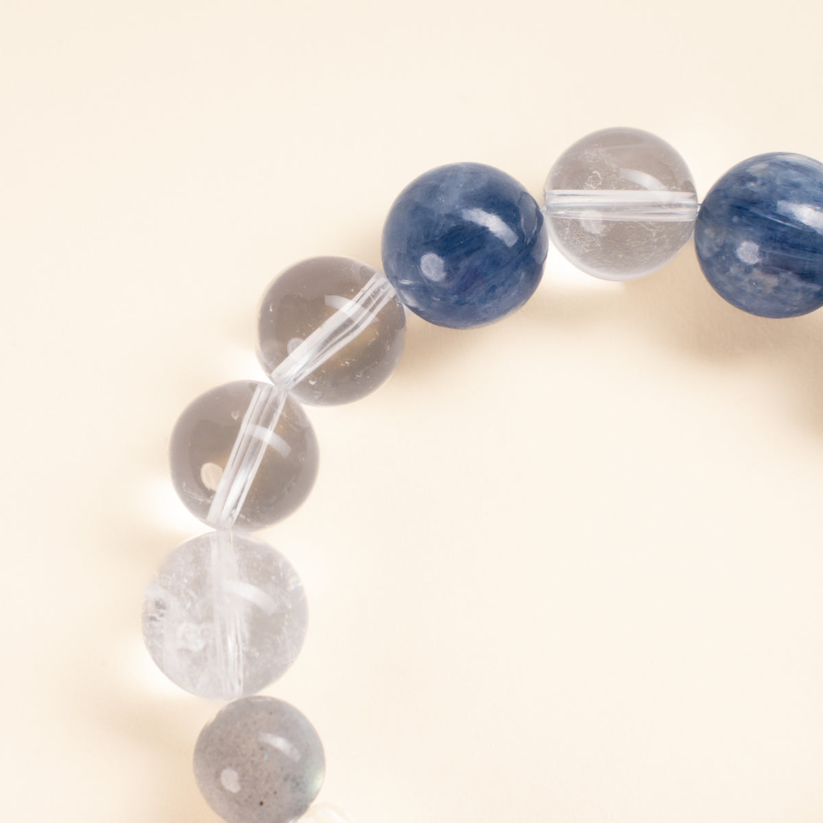 Source Connection Intuition Alone in Clarity Clear Quartz White Azez Stone Handmade Bracelet·Metal｜Clarity — detail image 2